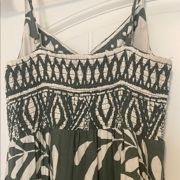 Z Supply Green and White Maxi Sundress Resort Wear - Picture 4 of 6